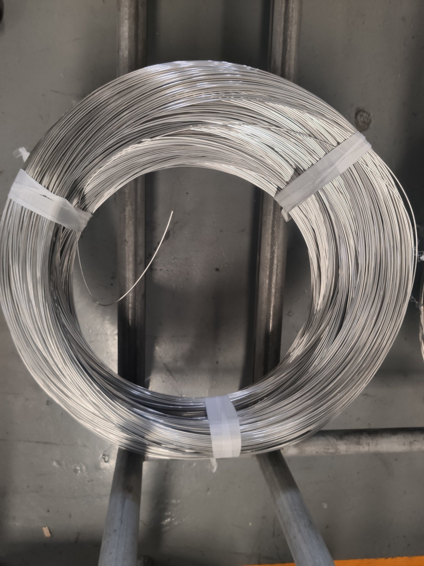 Different Strength and Materials Stainless Steel Wire for Bra Wire/Low Carbon C- Shaped Wholesale Bra Wire